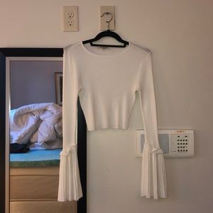 Super cute cropped sweater with ruffle sleeves